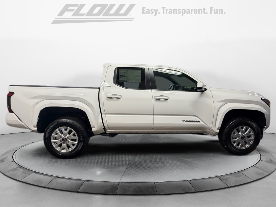 2026 Toyota Tacoma SR5 - Photo 8