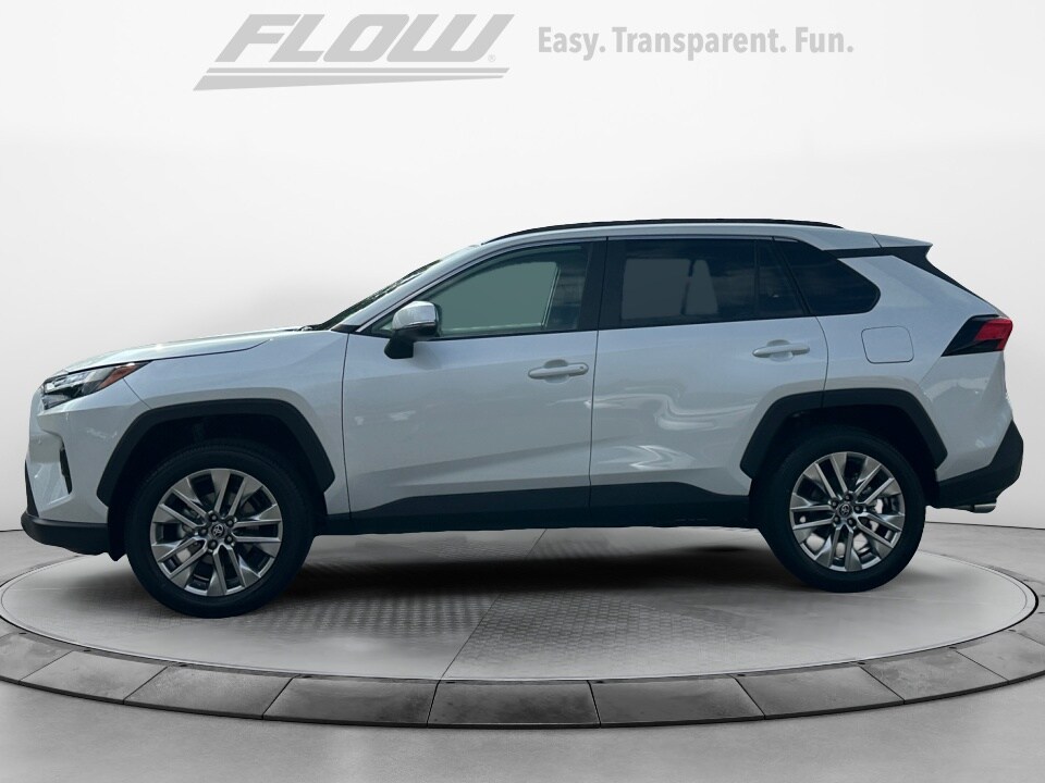 2025 Toyota RAV4 XLE Premium photo 3