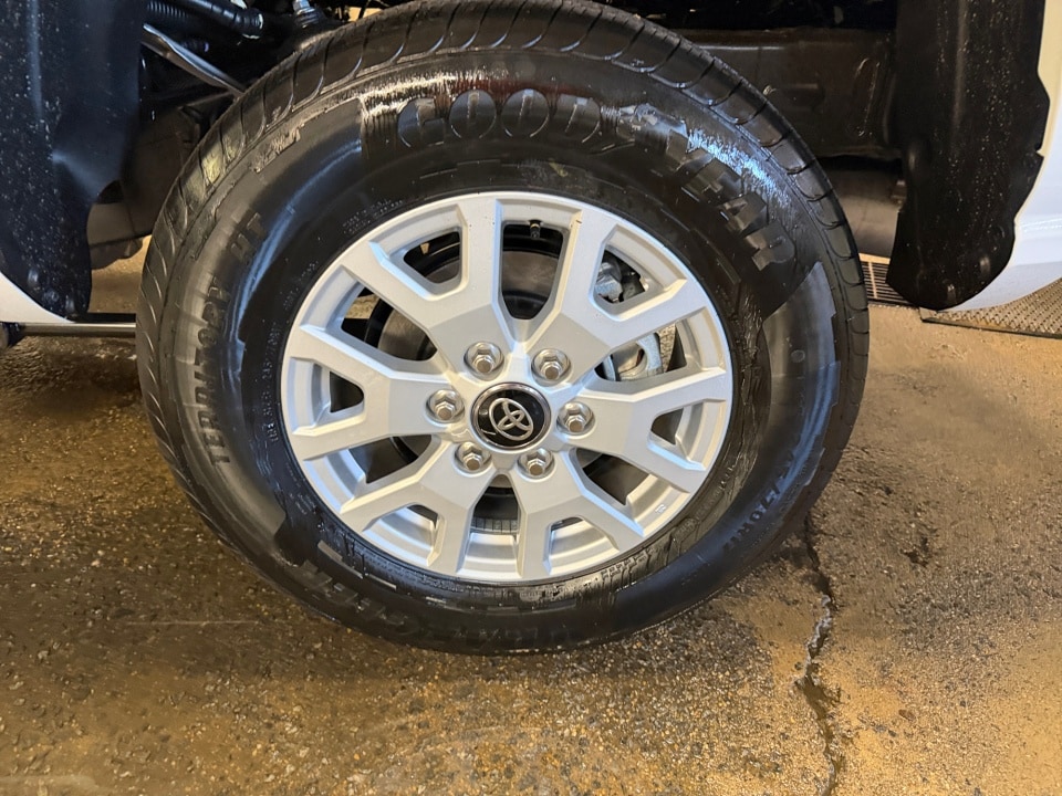 2026 Toyota Tacoma SR5 - Photo 22