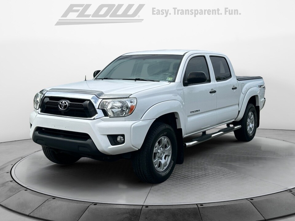 2015 Toyota Tacoma photo 3