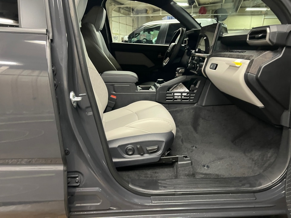 2026 Toyota Tacoma Limited - Photo 28