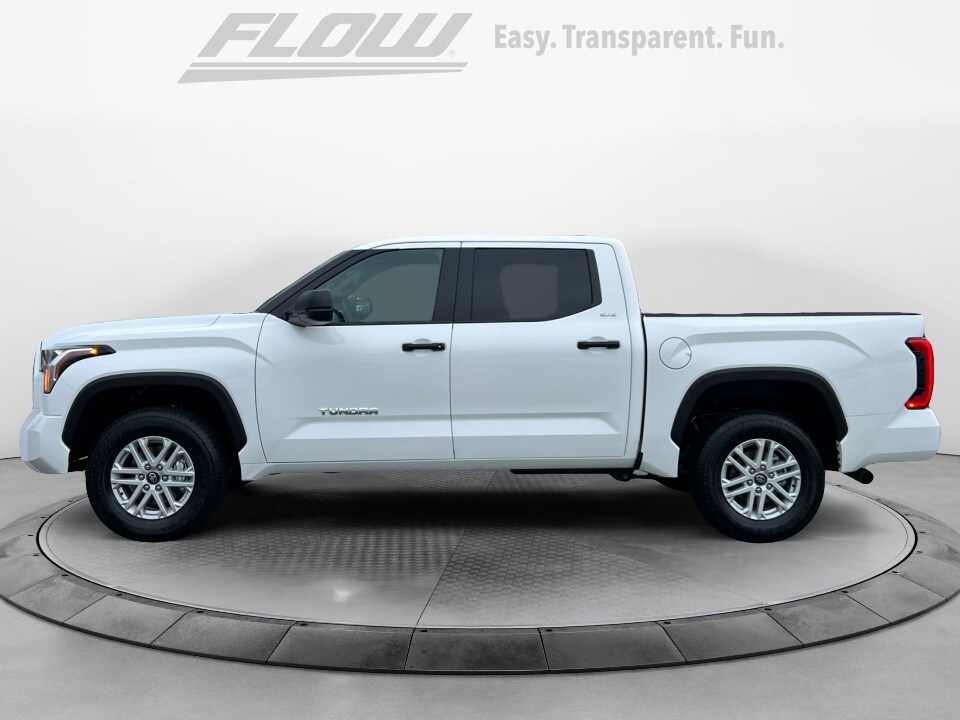 2026 Toyota Tundra SR5 CrewMax photo 4