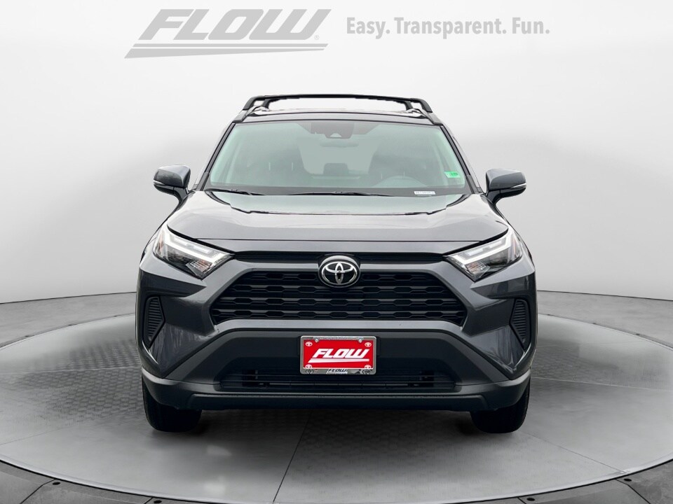 2025 Toyota RAV4 XLE photo 2
