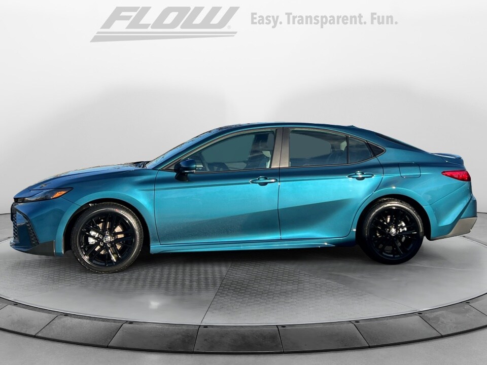 2026 Toyota Camry SE photo 4