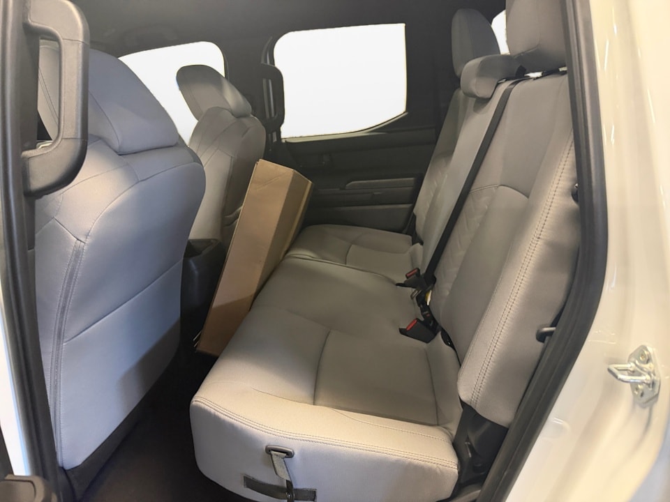 2026 Toyota Tacoma SR5 - Photo 13