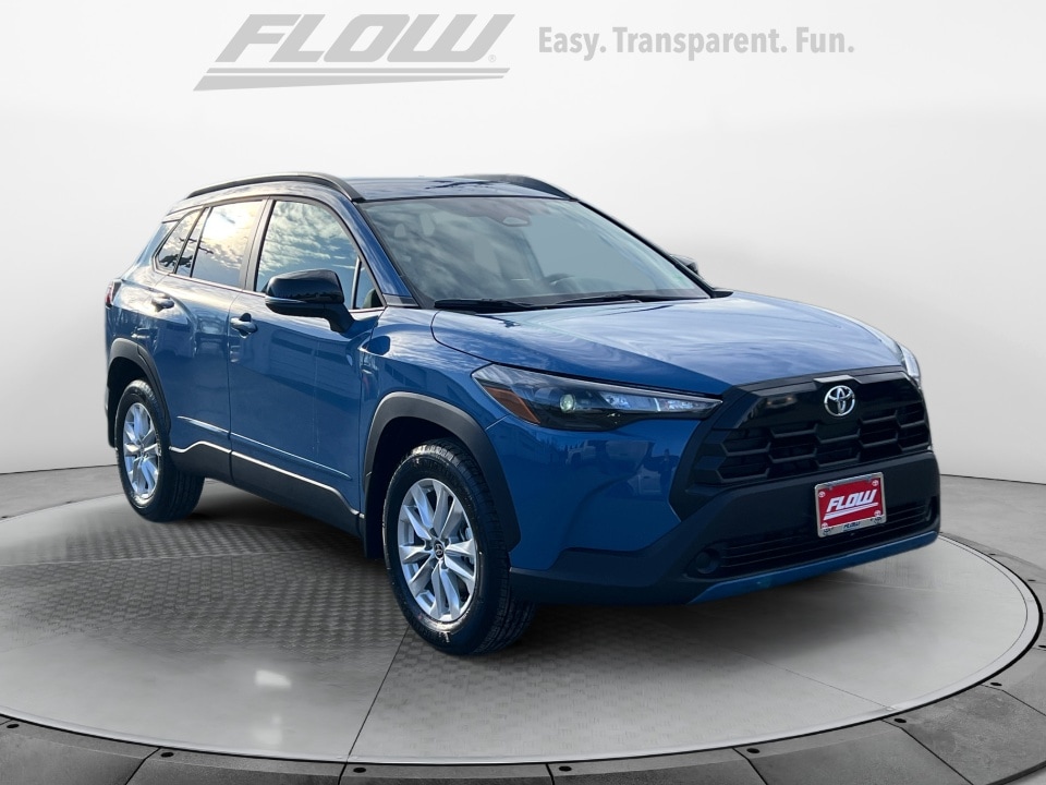2026 Toyota Corolla Cross LE's photo