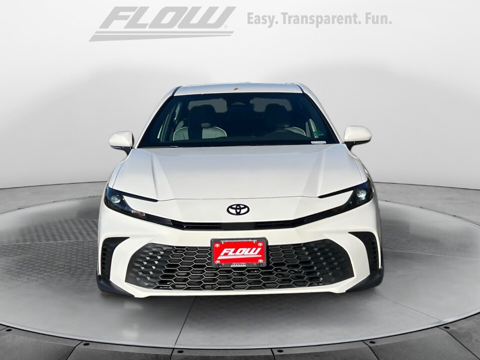 2026 Toyota Camry SE photo 2