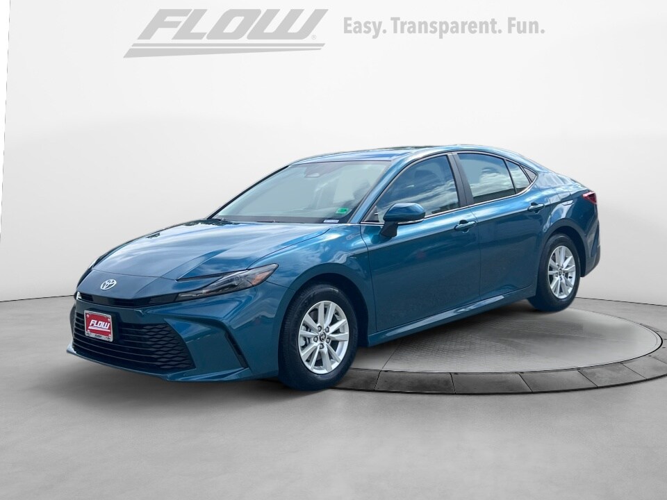 2026 Toyota Camry LE photo 3