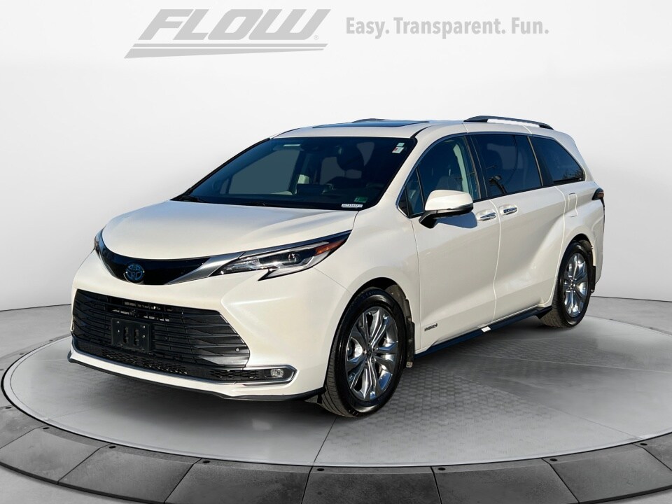2021 Toyota Sienna Platinum photo 3