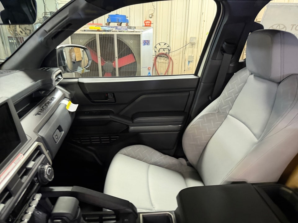 2026 Toyota Tacoma SR5 - Photo 28