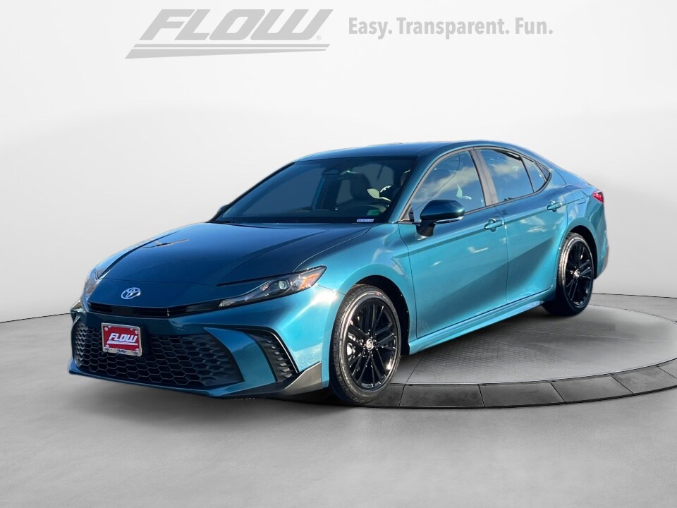 2026 Toyota Camry SE photo 3