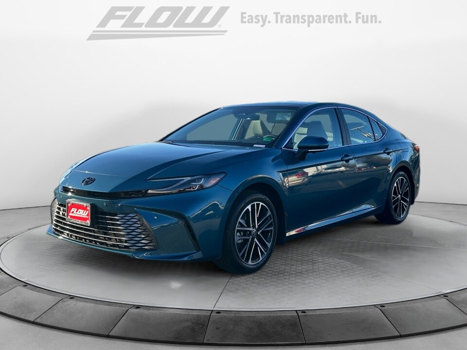 2026 Toyota Camry XLE photo 3