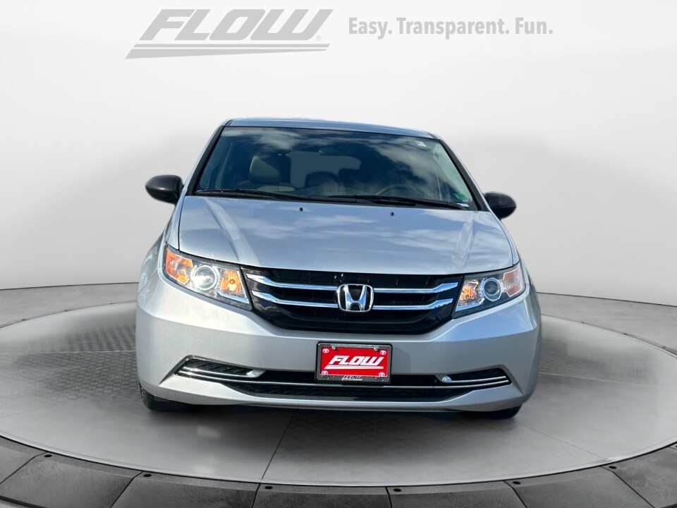 2014 Honda Odyssey LX photo 2