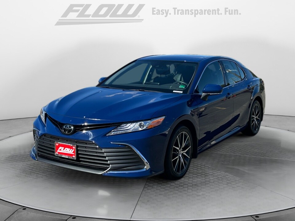 2023 Toyota Camry XLE photo 3