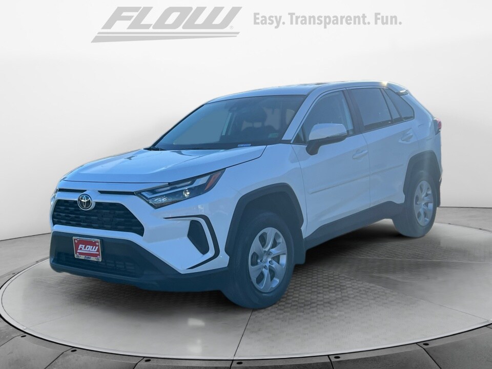 2025 Toyota RAV4 LE photo 3