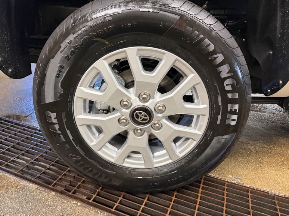 2026 Toyota Tacoma SR5 - Photo 23