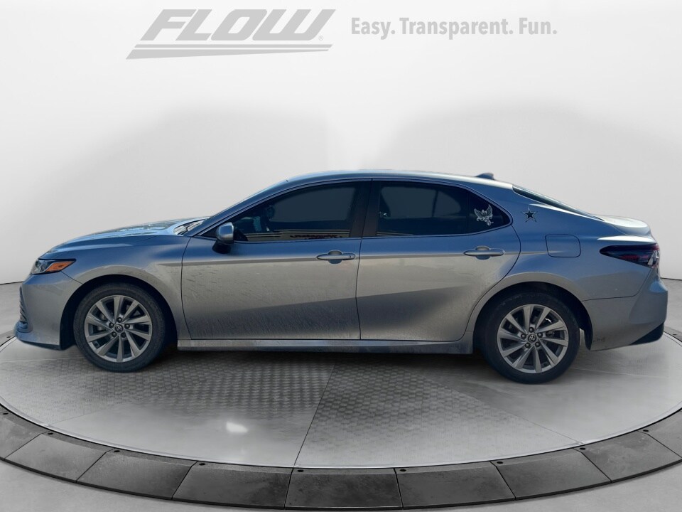 2023 Toyota Camry LE photo 4