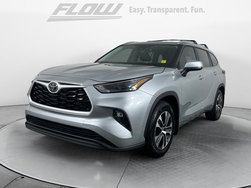2024 Toyota Highlander XLE photo 3