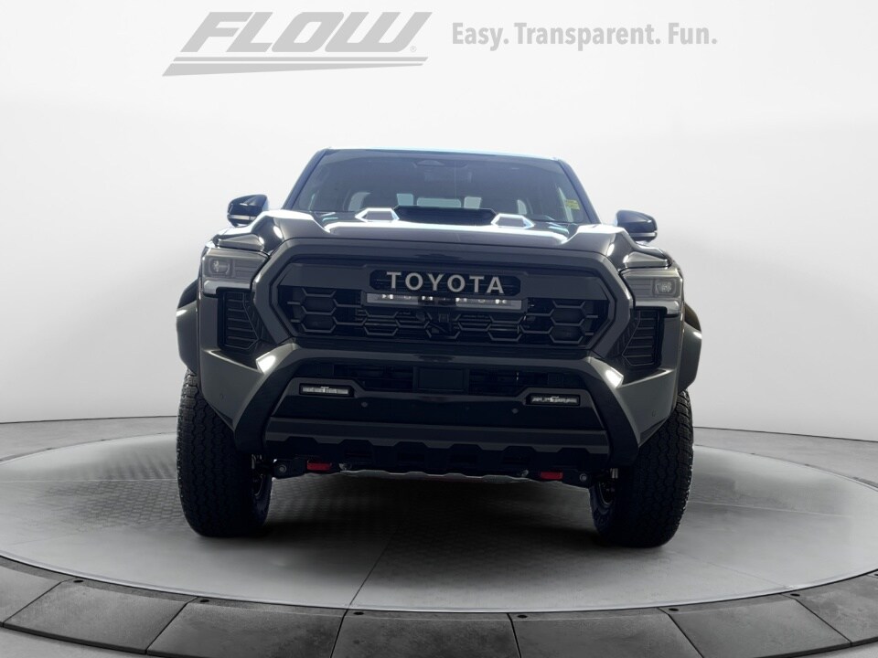 2025 Toyota Tacoma 4x4 TRD Sport photo 2