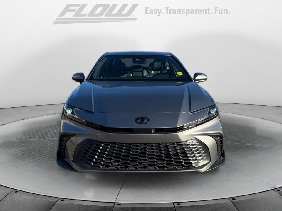 2025 Toyota Camry SE photo 2