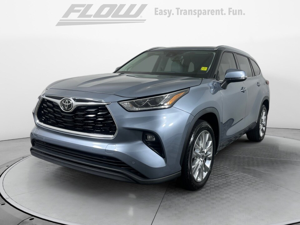 2022 Toyota Highlander Limited photo 3