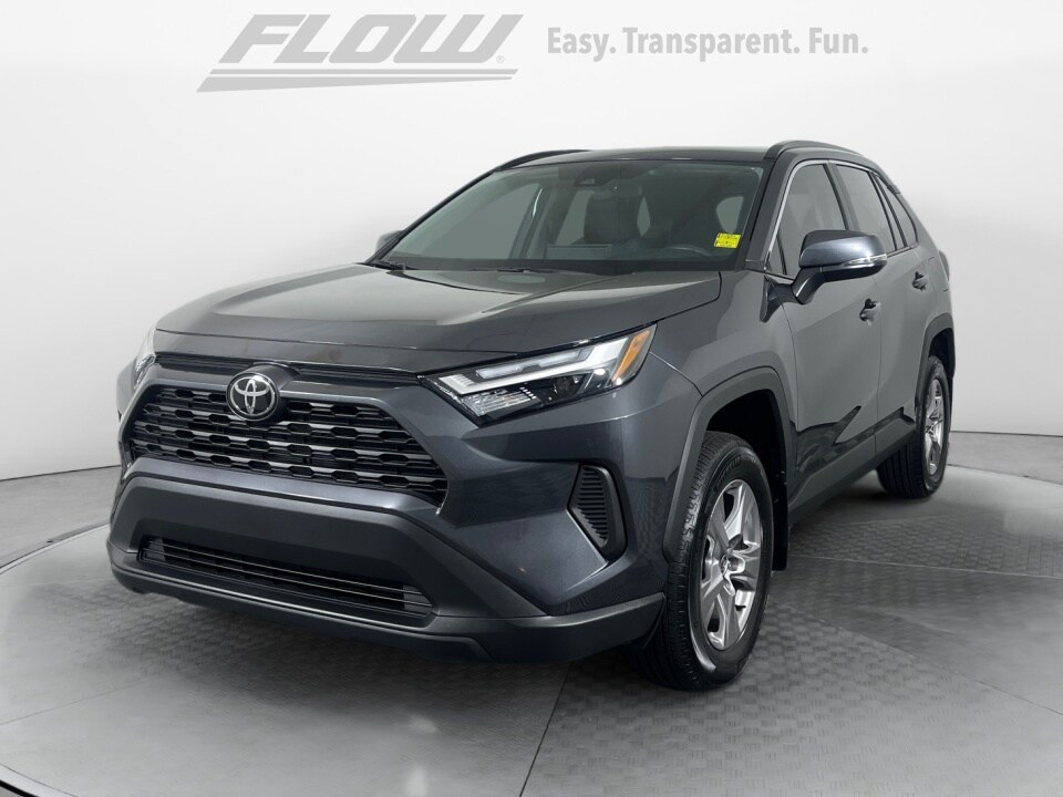 2025 Toyota RAV4 XLE photo 2
