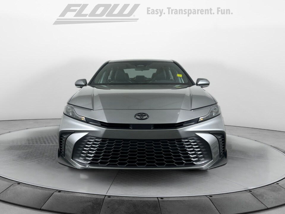 2025 Toyota Camry SE photo 2