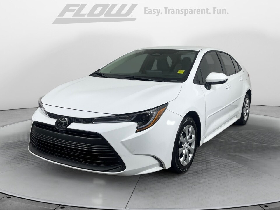 2024 Toyota Corolla LE photo 3