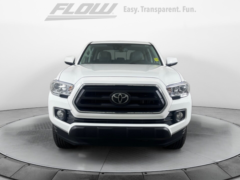 2022 Toyota Tacoma SR5 photo 2