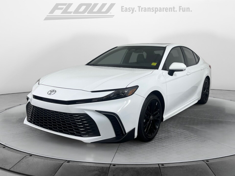 2025 Toyota Camry SE photo 3