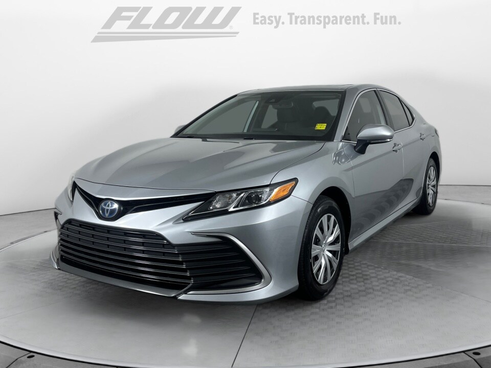 2022 Toyota Camry Hybrid LE photo 3