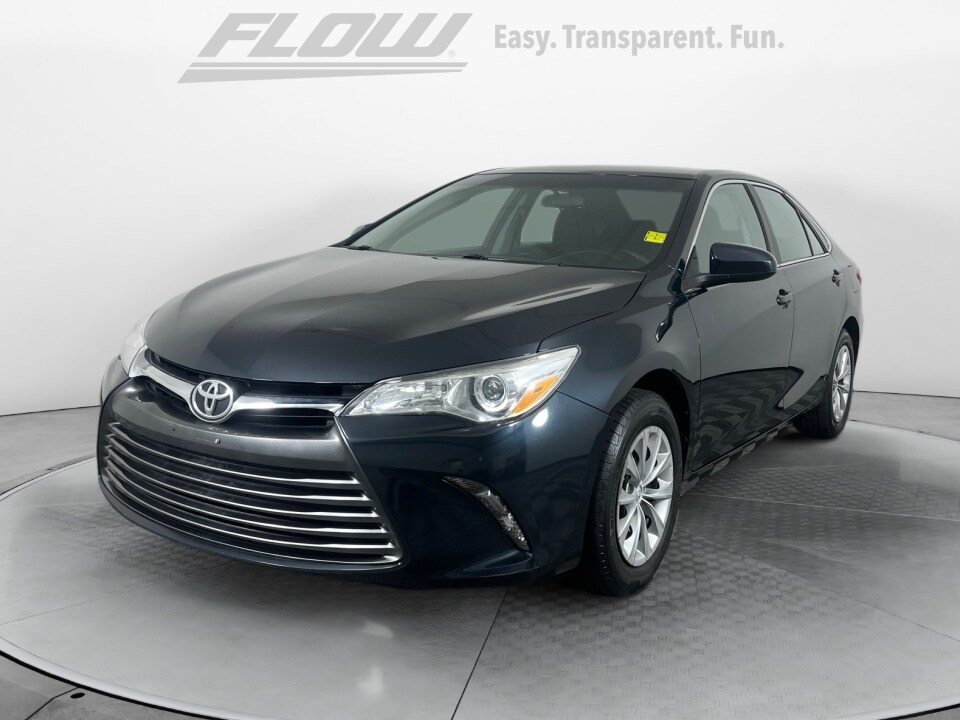 2017 Toyota Camry LE photo 3