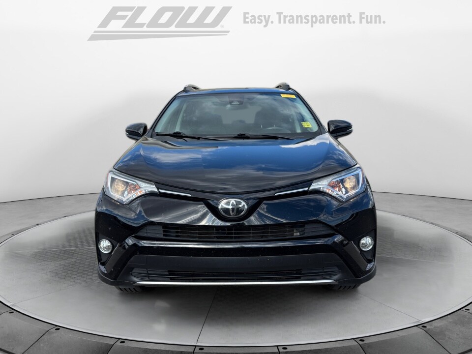 2018 Toyota RAV4 XLE photo 2