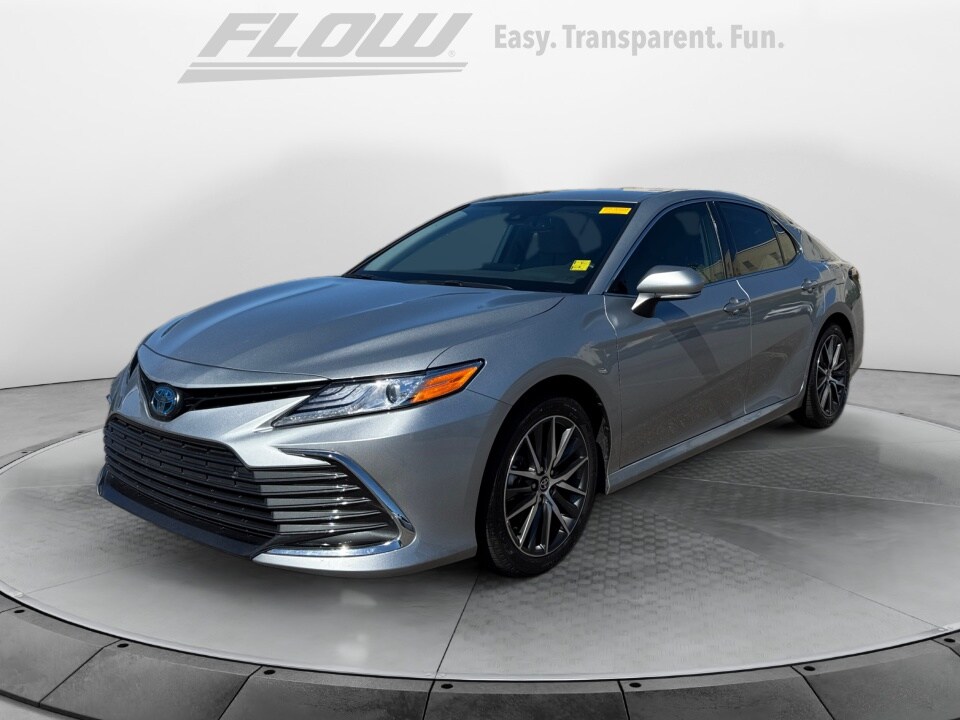2023 Toyota Camry Hybrid XLE photo 3