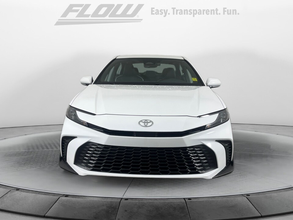 2025 Toyota Camry SE photo 2