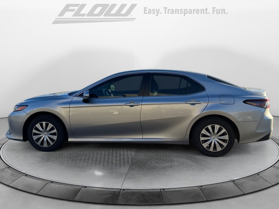 2022 Toyota Camry Hybrid LE photo 4