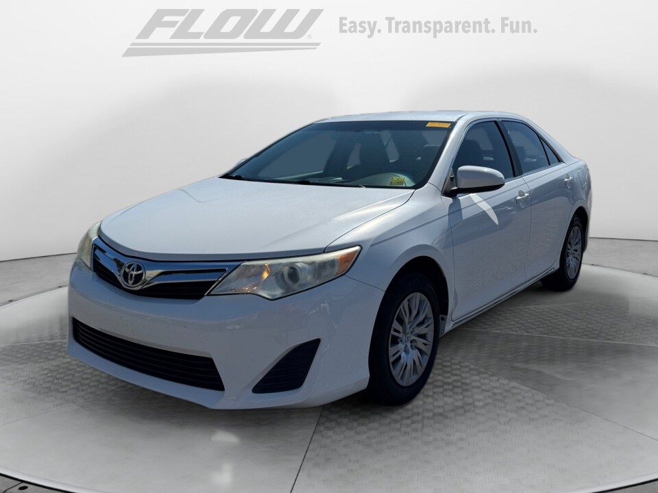 2012 Toyota Camry LE photo 3