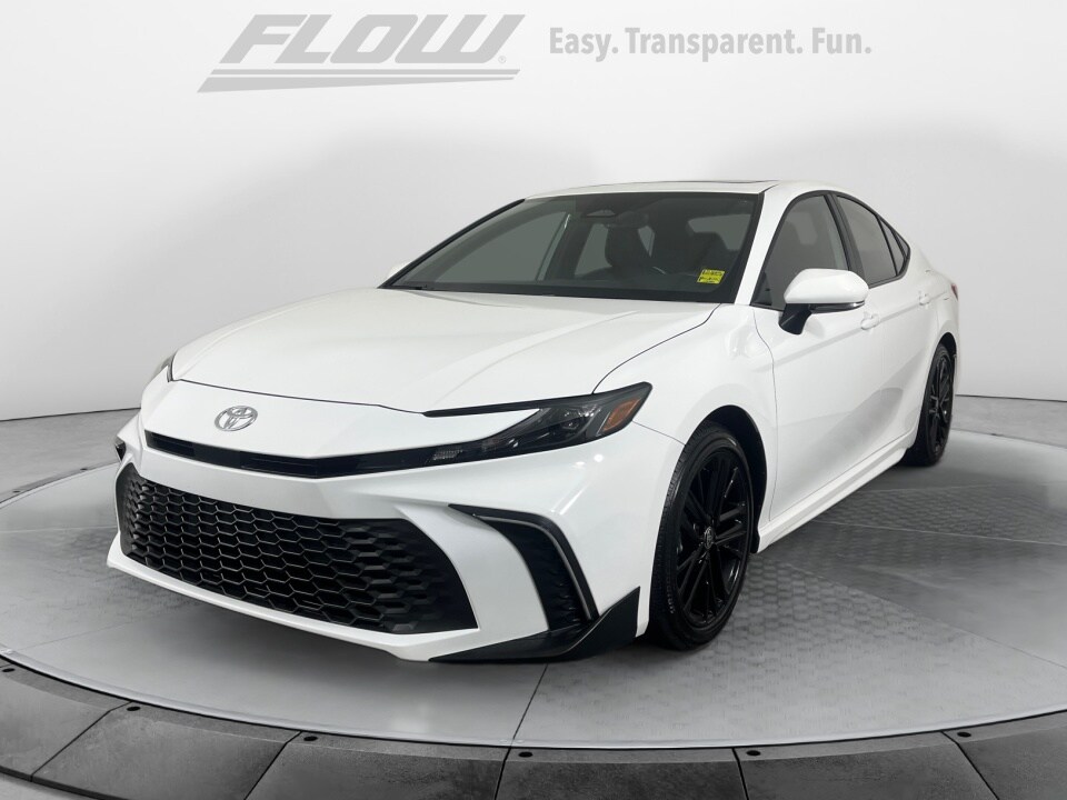 2025 Toyota Camry SE photo 3