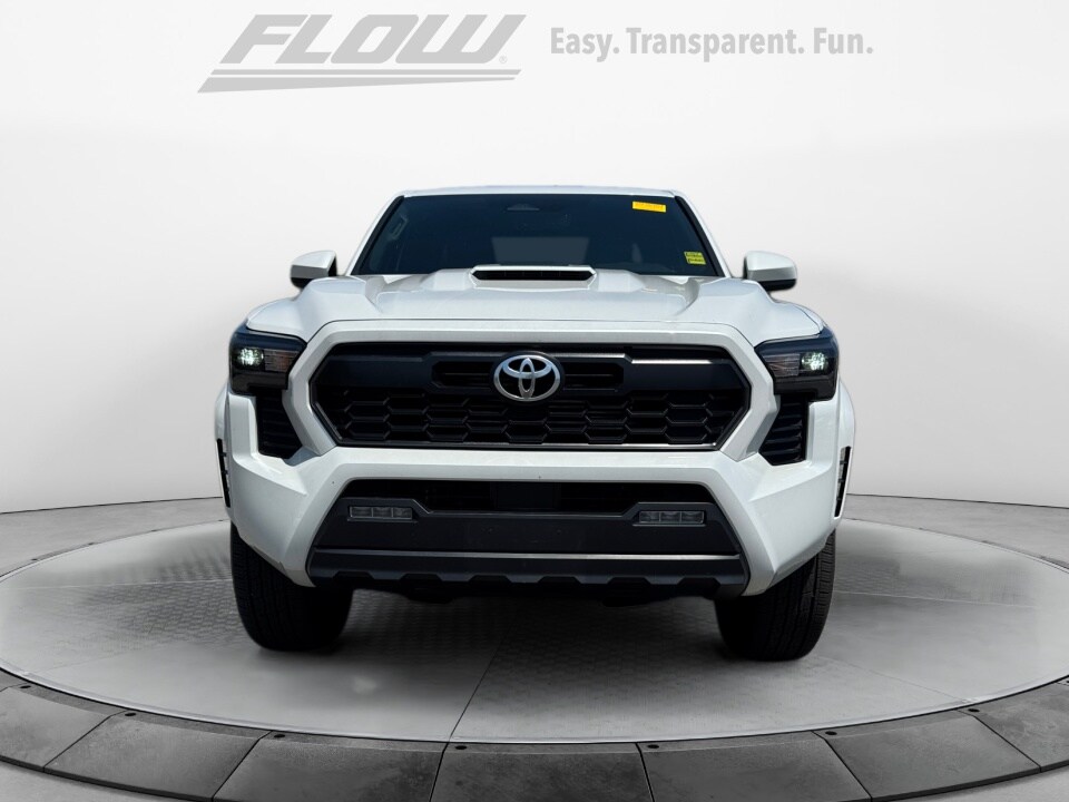 2025 Toyota Tacoma 4x4 TRD Sport photo 2