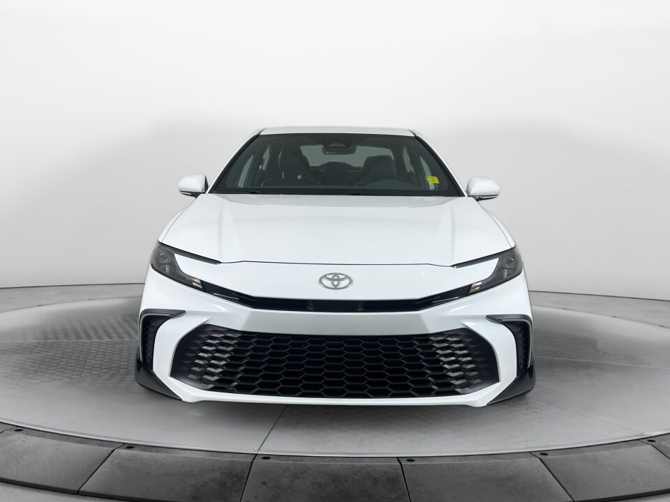 2025 Toyota Camry SE photo 2