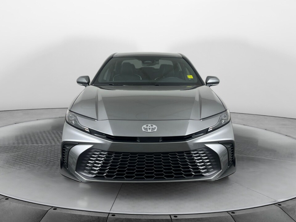 2025 Toyota Camry SE photo 2