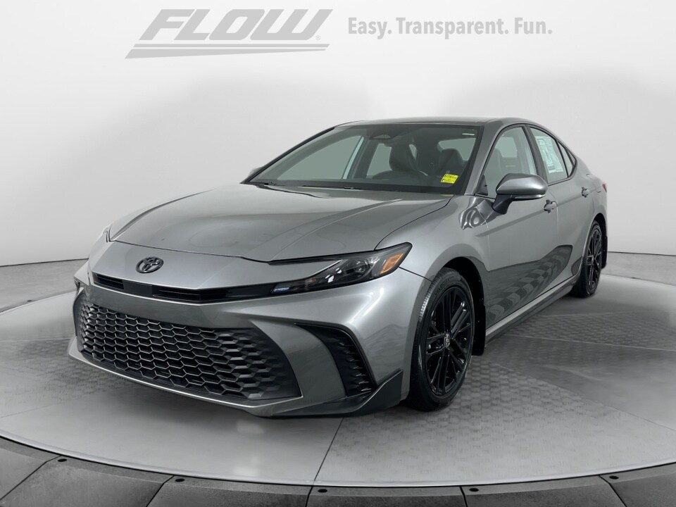 2025 Toyota Camry SE photo 3