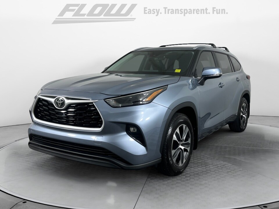2024 Toyota Highlander XLE photo 3
