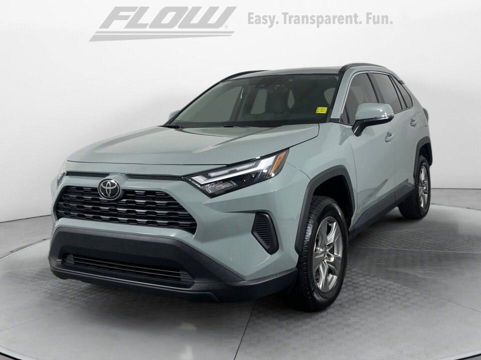 2023 Toyota RAV4 XLE photo 2