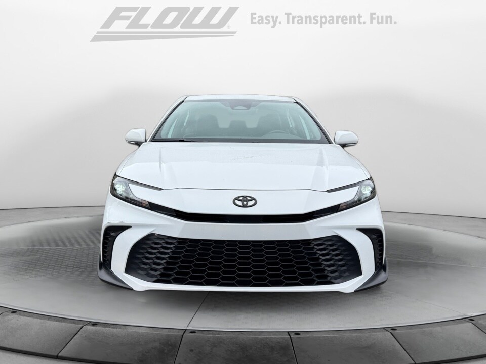 2025 Toyota Camry SE photo 2