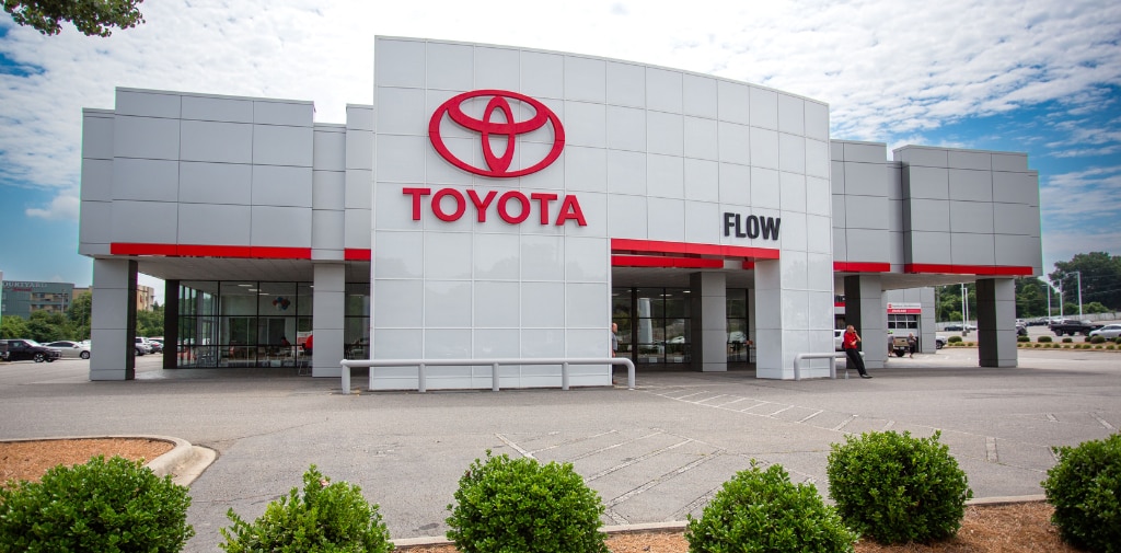  Storefront of Flow Toyota dealership in Statesville NC