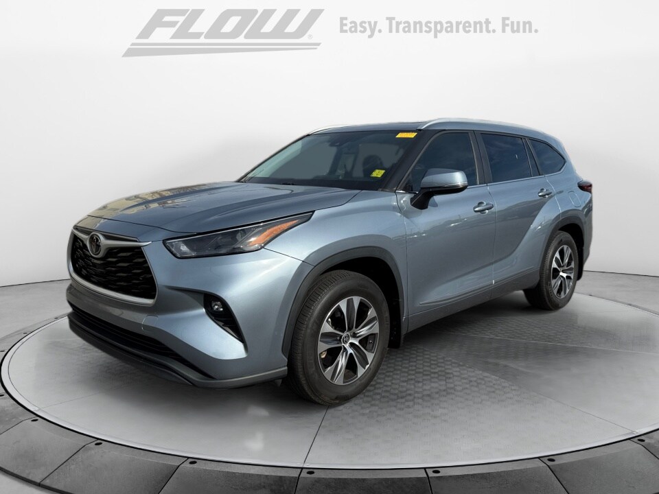 2024 Toyota Highlander XLE photo 3