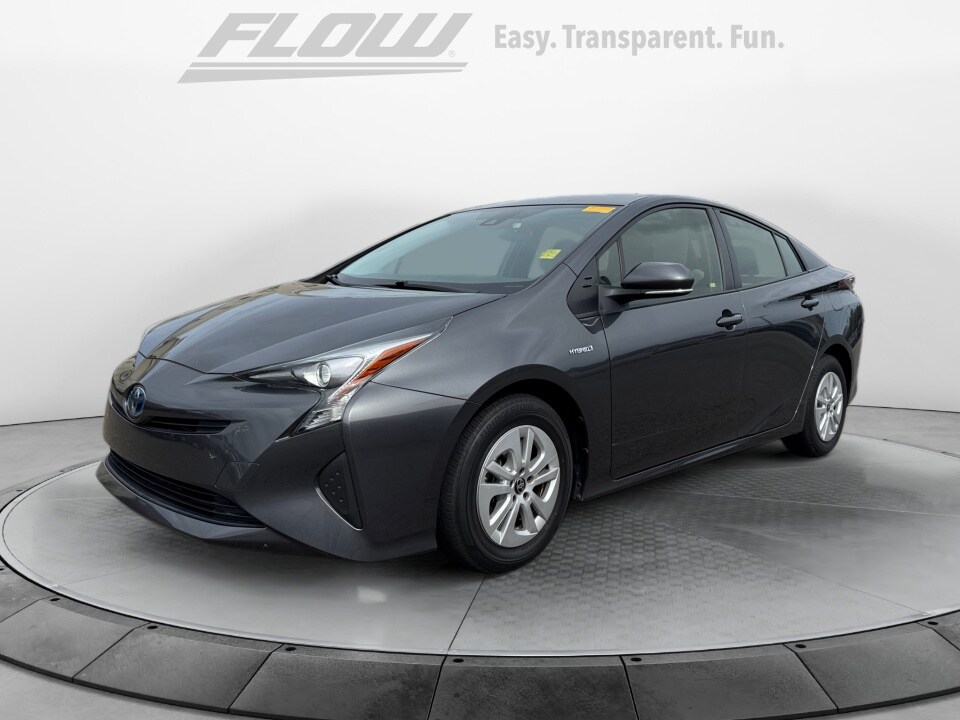 2017 Toyota Prius One photo 3