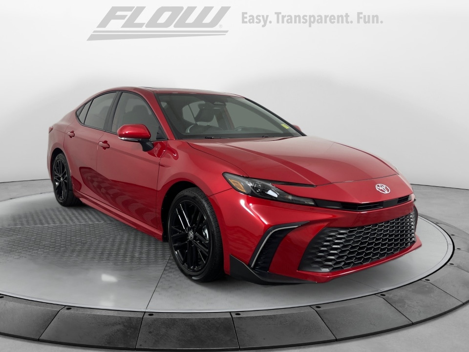 2025 Toyota Camry SE's photo