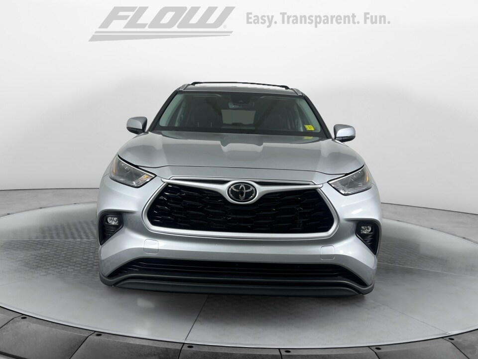 2024 Toyota Highlander XLE photo 2